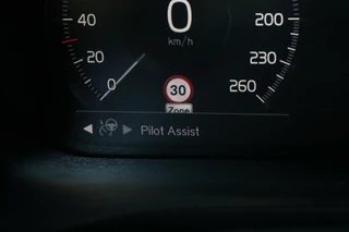 Volvo V60 Volvo V60 2.0 T6 Recharge AWD Inscription Panodak Headup Display 360View Adaptiv Cruise Leder Sportzetels Harman/Kardon Audio Laneassist 134000km BJ2021 - afbeelding nr 40