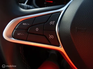 Renault Clio Renault Clio 1.0 TCe Evolution Camera, Navi, Apple CarPlay & Android Climate-control PDC-Sensoren ETC.ETC. - afbeelding nr 15