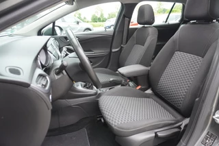 Opel Astra Opel Astra Sports Tourer 1.0 Turbo Edition / Trekhaak / Open dak / PDC / Navi / DAB+ - afbeelding nr 17