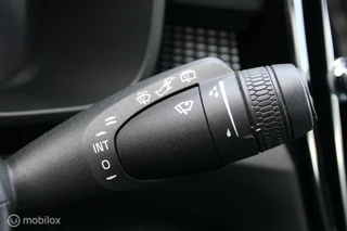 Volvo XC40 Volvo XC40 1.5 T3 R-Design, Pano, Trekhaak, Winterset, Pdc + camera, 360 vieuw, Stoel/stuur verwarming, Keyless, Carplay, Donkerglas, Harman kardon, Clima, Navi, Elektrische achterklep. - afbeelding nr 31