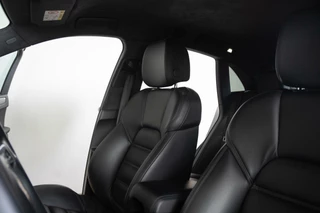Porsche Macan Porsche Macan 3.6 Turbo|SportDesign|Keyless|CarPlay|BOSE|Carbon|Standkachel|Facelift|Dealer Onderhouden - afbeelding nr 6