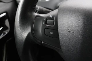 Peugeot 208 Peugeot 208 1.2 PureTech Style | Panoramadak |  Stoelverwarming | Cruise control | Parkeerhulp | Climate control | Bluetooth - afbeelding nr 13