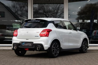 Suzuki Swift Suzuki Swift 1.4 Sport Smart Hybrid | Navigatie | Adaptive Cruise | Apple Carplay/Android Auto - afbeelding nr 2