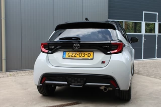 Toyota Yaris Toyota Yaris 1.5 Hybrid 130 GR Sport Bi-tone - afbeelding nr 6