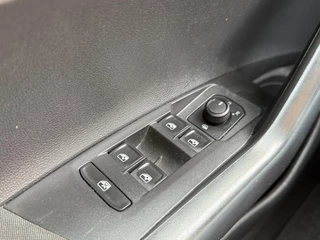 Volkswagen Polo Volkswagen Polo 1.0 TSI Comfortline Business R-Line 2e Eigenaar,Automaat,Navi,Clima,Adapt cruise,Pano,Carplay,PDC V+A,Trekhaak,Elek ramen,Lm velgen,N.A.P,APK tot 02-2026 - afbeelding nr 22