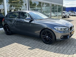 BMW 1 Serie BMW 1 Serie 118d Centennial Executive 50% deal 6.975,- ACTIE Trekhaak / LED / Sport stoelen / Stoel verwarming / PDC achter - afbeelding nr 9