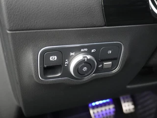 Mercedes-Benz GLA Mercedes-Benz GLA 200 AMG // Camera // Sfeerverlichting // Night Pakket // Augmented Reality // Carplay // 19
