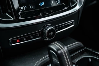 Volvo V60 Volvo V60 2.0 T6 340PK AWD R-Design Head Up|360|Pano|Bomvol! - afbeelding nr 40