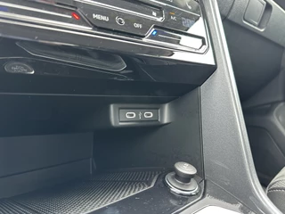 Volkswagen T-Roc Volkswagen T-Roc 1.5 TSI 150pk DSG Style | Acc | Lane | Camera - afbeelding nr 33