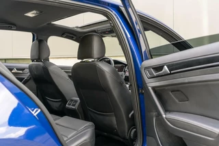Volkswagen Golf Volkswagen Golf 2.0 TSI 4Motion R Pano Dynaudio Camera Leer - afbeelding nr 32