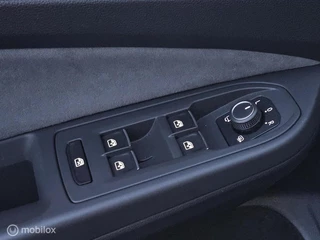 Volkswagen Golf Volkswagen Golf 1.5 eTSI R-Line Panorama/HUD/Harman Kardon/Keyless - afbeelding nr 23