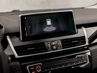 BMW 2 Serie BMW 2 Serie Gran Tourer 220i Executive Sportline 192Pk Automaat (PANORAMADAK, GROOT NAVI, HEAD-UP DISPLAY, LEDEREN SPORTSTOELEN, SFEERVERLICHTING, LED KOPLAMPEN, ELEK ACHTERKLEP, NIEUWSTAAT) - afbeelding nr 30
