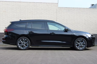 Ford Focus Ford Focus Wagon 1.0 EcoBoost Hybrid ST Line X | Trekhaak | Winterpack | Adaptieve Cruise | LED | BLIS - afbeelding nr 2