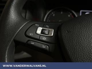 Volkswagen Crafter Volkswagen Crafter 2.0 TDI 140 pk L3H3 L2H2 Euro6 Airco | Camera | Cruisecontrol | Apple Carplay Android Auto, Chauffeursstoel, Parkeersensoren, Bijrijdersbank, 3000kg Trekvermogen, zilver - afbeelding nr 9
