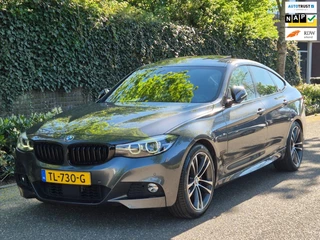 BMW 3 Serie Gran Turismo GT M Sport OPTIES Panorama CarPlay Adaptieve Cruise Elek. Trekhaak Camera 2e Eigenaar 320i High Executive