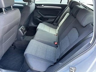 Volkswagen Passat Volkswagen Passat Variant 1.5 TSi Aut. Business Camera Trekhaak - afbeelding nr 38