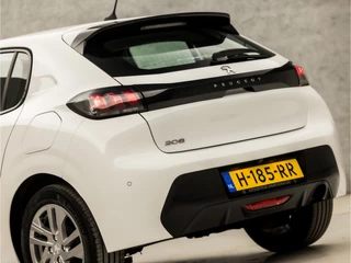 Peugeot 208 Peugeot 208 1.2 PureTech Sport (APPLE CARPLAY, GROOT NAVI, 360 CAMERA, LM VELGEN, SPORTSTOELEN, LANE ASSIST, LED KOPLAMPEN, PARKEERSENSOREN, NIEUWE APK, NIEUWSTAAT) - afbeelding nr 12