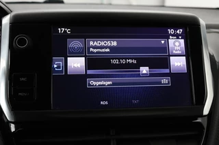Peugeot 208 Peugeot 208 1.2 PureTech Style | Panoramadak |  Stoelverwarming | Cruise control | Parkeerhulp | Climate control | Bluetooth - afbeelding nr 18