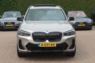 BMW iX3 BMW iX3 Exe. M Sport 80 kWh / SoH 99% / Trekhaak / Panoramadak / Camera / Leder / 20'' / DAB / Sfeerverlichting / Stoelverwarming / Cruise Control - afbeelding nr 8