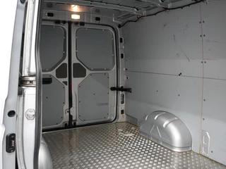 Volkswagen Crafter Volkswagen Crafter 102pk L3H2 / L2H1 Comfortline Executive+ Navigatie Cruise control Parkeersensoren Airco Euro6 - afbeelding nr 9