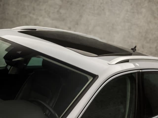 Volkswagen Tiguan Volkswagen Tiguan 1.5 TSI ACT Sportline Business 150Pk Automaat (PANORAMADAK, APPLE CARPLAY, GROOT NAVI, LED KOPLAMPEN, KEYLESS, LEDEREN SPORTSTOELEN, STOELVERWARMING, ADAPTIVE CRUISE, ELEK ACHTERKLEP, GETINT GLAS, NIEUWSTAAT) - afbeelding nr 23
