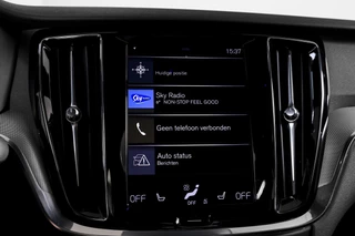 Volvo S60 Volvo S60 2.0 T5 250 PK Intro Edition - Automaat | Dig. Cockpit | Adapt. Cruise | Leder | Elek. bestuurderstoel met geheugen | Stoelverw. | PDC | Camera | NAV + App. Connect | ECC | DAB | Elek. Trekhaak | LM 19