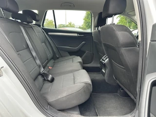 Škoda Superb Skoda Superb Combi 2.0 TDI Ambition Business Carplay Camera Navi Climate Cruise Trekhaak - afbeelding nr 21