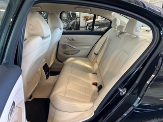 BMW 3 Serie BMW 3 Serie 320i Sport Line 1e eigenaar Leder Navi LED Sportstoel e.Trekhaak - afbeelding nr 17