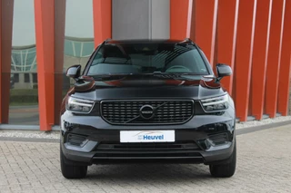 Volvo XC40 Volvo XC40 T3 R-Design | Keyless | Glossy Black - afbeelding nr 2