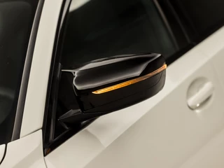 BMW 3 Serie BMW 3 Serie 320i M Sport 184Pk Automaat (APPLE CARPLAY, M PAKKET, GROOT NAVI, SFEERVERLICHTING, LEDER/ACANTARA, SPORTSTOELEN, GETINT GLAS, PARKEERSENSOREN, NIEUWE APK, NIEUWSTAAT) - afbeelding nr 34