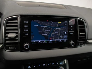Škoda Karoq Skoda Karoq 1.0 TSI Ambition Sport (APPLE CARPLAY,NAVI,LED,CRUISE,CAMERA,CLIMATE,GETINT,SPORTSTOELEN,PDC,NETTESTAAT) - afbeelding nr 16