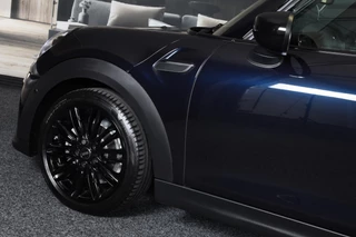 MINI Cooper Mini Mini 1.5 Cooper Camden Plus Edition / AUT / 5 Deurs / Navi / HK / Ecc / Head Up / Digital Cockpit / Open Panorama / Led / Pdc - afbeelding nr 39