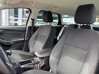 Ford Focus Ford Focus 1.5 TDCI TREND AIRCO NAVI PDC. - afbeelding nr 15