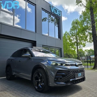 Volkswagen Tiguan Volkswagen Tiguan 1.5 eTSI R-Line BLACKSTYLE DELFIN PANO 360 - afbeelding nr 32