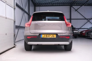 Volvo XC40 Volvo XC40 1.5 T2 Momentum | Schuifdak | Trekhaak | Camera | LED | stoel & stuurwielwarming | - afbeelding nr 17