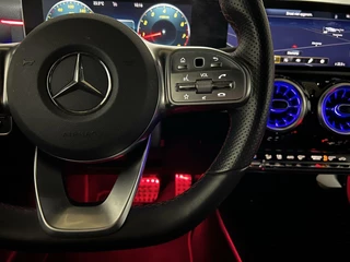Mercedes-Benz A-Klasse Mercedes A-klasse 180 AMG Matgrijs Sfeerverlichting Carplay - afbeelding nr 35