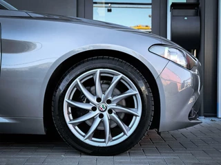 Alfa Romeo Giulia Alfa Romeo Giulia 2.0T Super | PANORAMADAK | KEYLESS | DNA | LANE ASSIST | VOL OPTIES! - afbeelding nr 10