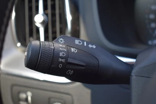 Volvo XC60 Volvo XC60 2.0 B4 AWD INSCRIPTION / ADAP. CRUISE / P.DAK / 360 CAM./ H&K AUDIO - afbeelding nr 26