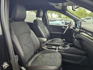 Ford Kuga Ford Kuga 1.5 EcoBoost ST-Line 150pk | Winter Pack | Camera | Navigatie | Half leder | Full led | Rode remklauwen - afbeelding nr 9