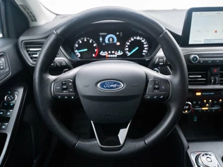 Ford Focus Ford Focus Wagon 1.0 EcoBoost 125pk Automaat Titanium Business | Panoramadak | Full LED | Winterpakket - afbeelding nr 32