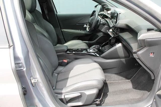 Peugeot 208 Peugeot 208 1.2 PureTech GT Automaat | Pano | Camera | Clima | 3d cockpit - afbeelding nr 7