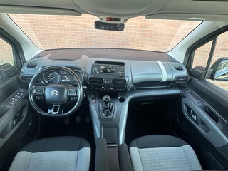 Citroën Berlingo Citroën Berlingo 1.2 PureTech Feel Praktisch, Zuinig & Helemaal Gezinsproof! - afbeelding nr 38
