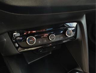 Opel Corsa Opel Corsa 1.2 GS Panoramadak | Stuurverwarming | Carplay/Android - afbeelding nr 17