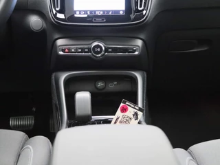 Volvo C40 Volvo C40 Recharge Core 69 kWh  Panoramadak | Camera | Apple Carplay/Android Auto - afbeelding nr 10
