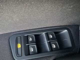 Volkswagen Golf Volkswagen Golf 1.0 TSI Sound 110pk DSG ACC Navi CarPlay Stlvw PDC - afbeelding nr 45