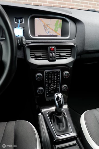 Volvo V40 Volvo V40 MY19 T3 153PK GEARTRONIC DYNAMIC EDITION LUXERY | PANODAK | HARMAN KARDON | CAMERA | KEYLESS - afbeelding nr 34
