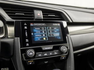 Honda Civic Automaat (APPLE CARPLAY, NAVIGATIE, CLIMATE, CAMERA, ADAPTIVE CRUISE, SPORTSTOELEN, STOELVERWARMING, KEYLESS, ZWART HEMEL, NIEUWSTAAT) - afbeelding nr 23