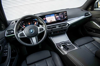 BMW 3 Serie BMW 3-serie 330e Sedan Hybrid | Vol | M Sport | Schuifdak | H&K | Innovation | Head Up | 19 inch | - afbeelding nr 4