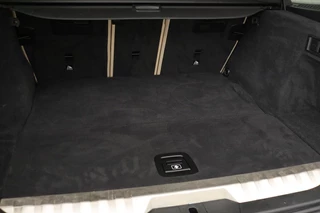 BMW 3 Serie BMW 3-serie 330e eDrive Edition | Adaptive cruise | Leder |  Stoelverwarming | Harman/Kardon | Keyless | Carplay | Live Cockpit | Navigatie | Full LED | Achterbankverwarming - afbeelding nr 21
