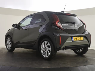 Toyota Aygo Toyota Aygo X 1.0 VVT-i Bi-Tone Automaat | Stoelverwarming - afbeelding nr 2